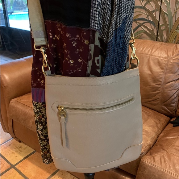 Bally tan/gold pebbled leather crossbody bag - Picture 4 of 16